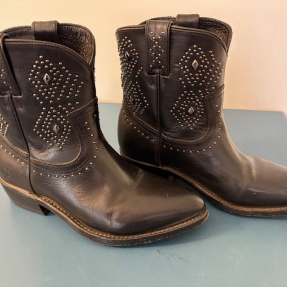 FRYE AND CO. Black Ankle Boots with Studded Design